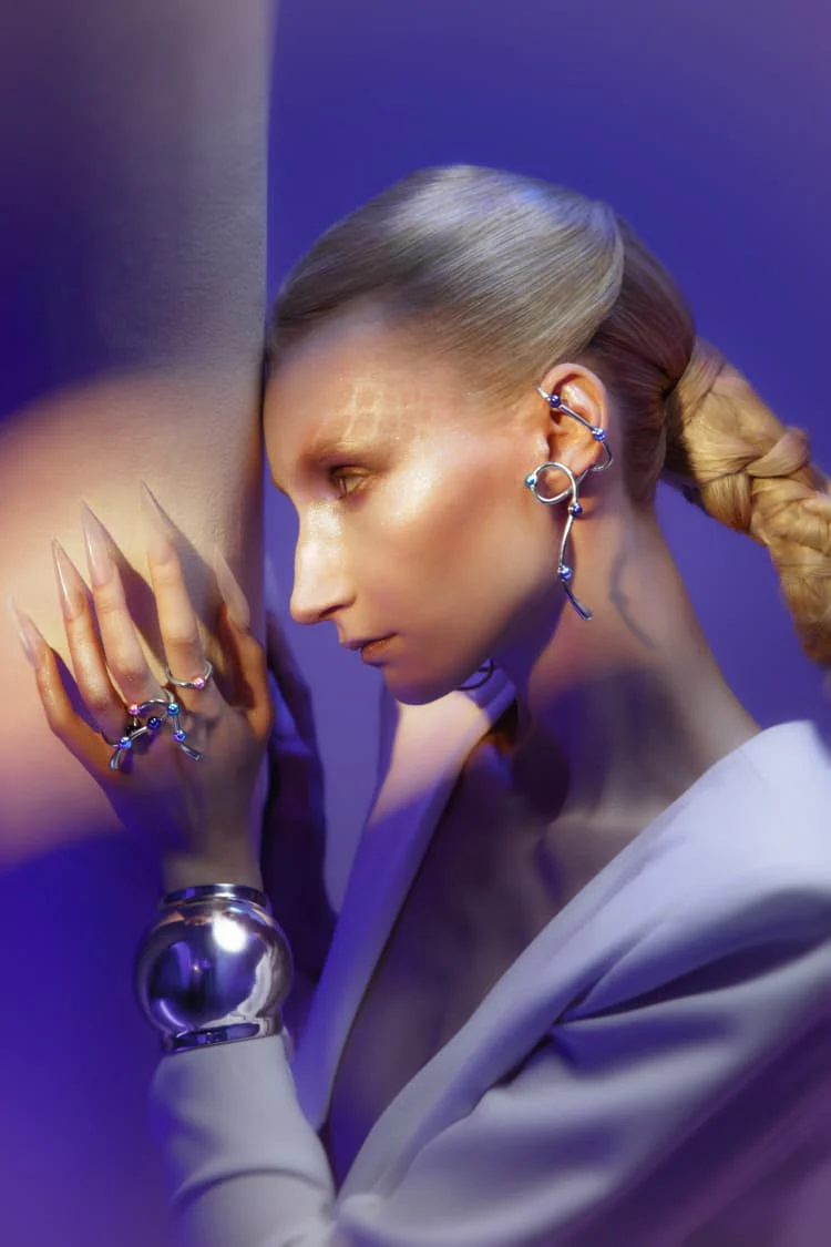 Casa Batlló dangle earcuff in silver - Image 2